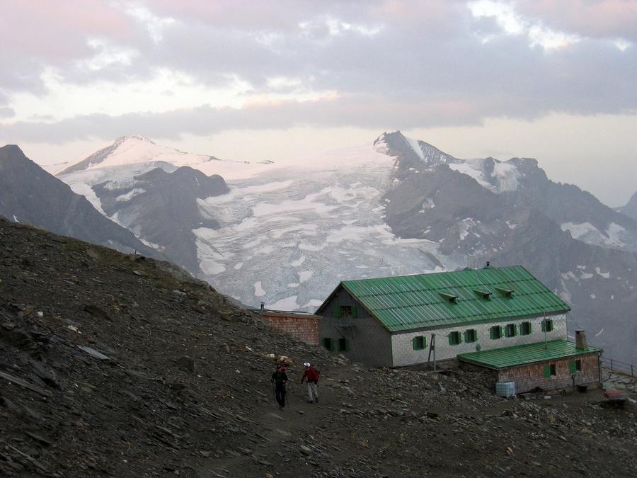 Heinrich-Schwaiger-Haus (2802 m) in Österreich – DAV-Schutzhütte