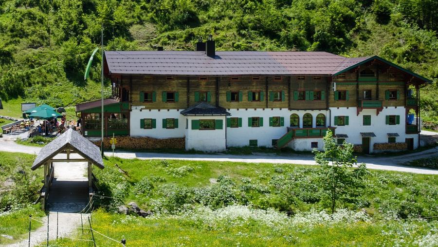 Anton-Karg-Haus (829 m) in Österreich – OEAV-Schutzhütte