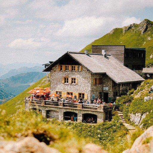 Bad Kissinger Hütte (1.788 m) in Österreich – DAV-Schutzhütte
