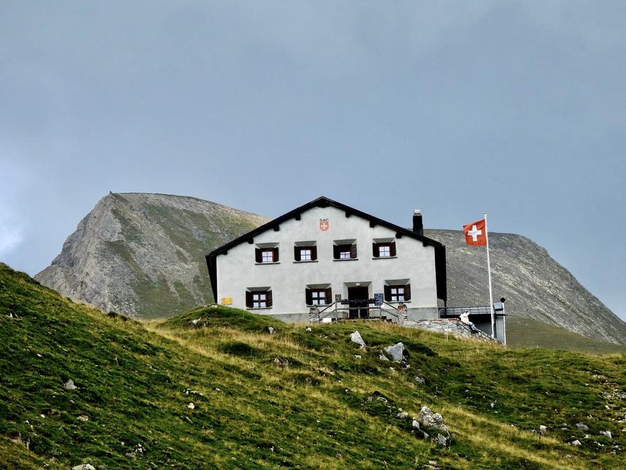 Calandahütte SAC (2073 m) in Schweiz – SAC-Schutzhütte