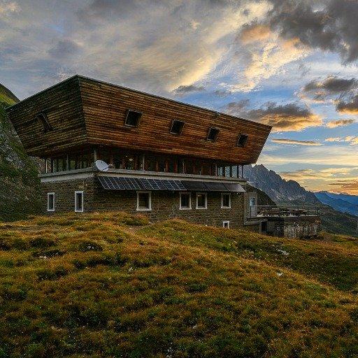 Capanna Corno-Gries CAS (2338 m) in Schweiz – SAC-Schutzhütte