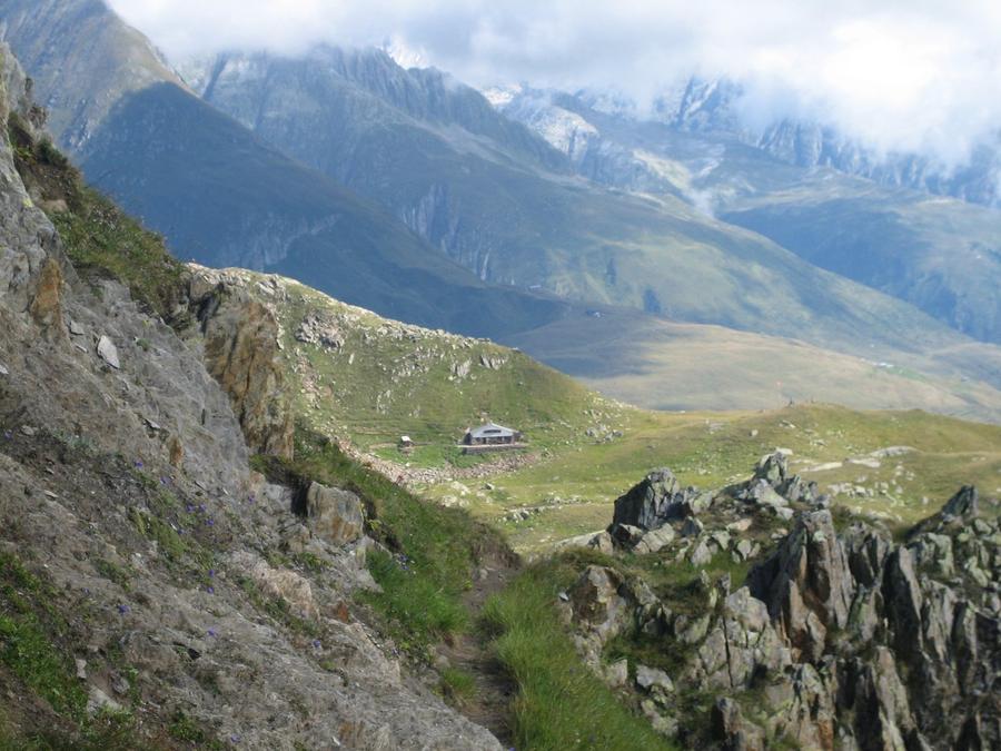 Badushütte (2503 m) in Schweiz – SAC-Schutzhütte