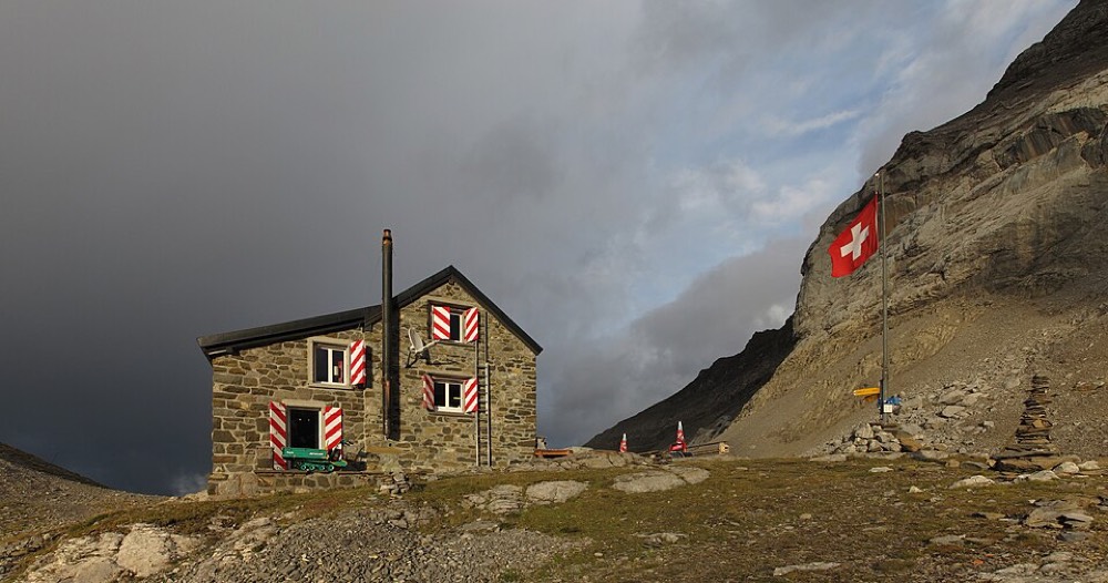 Cabane des Diablerets CAS (2486 m) in Schweiz – SAC-Schutzhütte