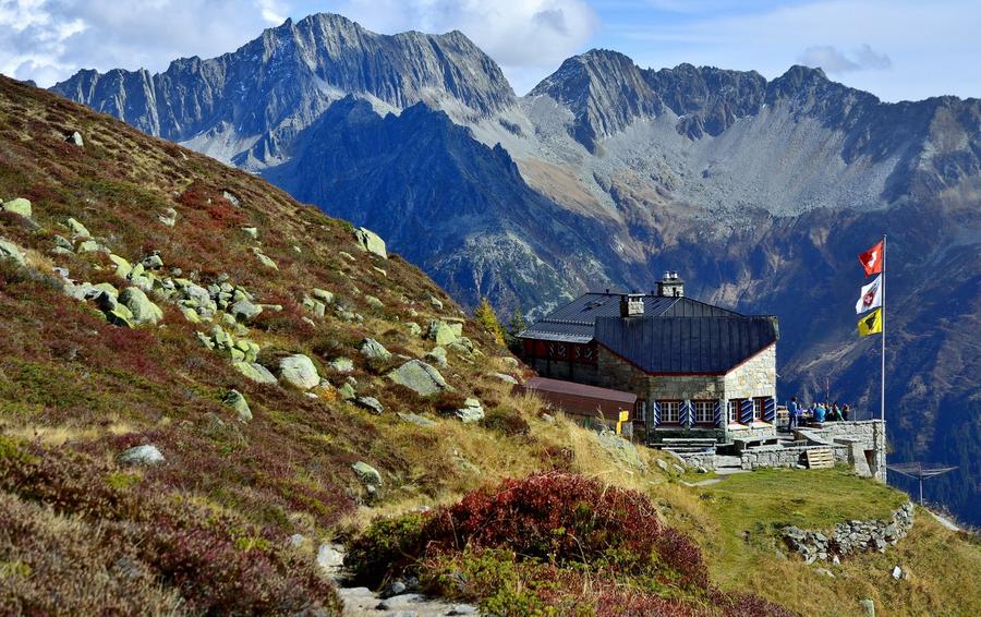 Salbithütte SAC (2105 m) in Schweiz – SAC-Schutzhütte