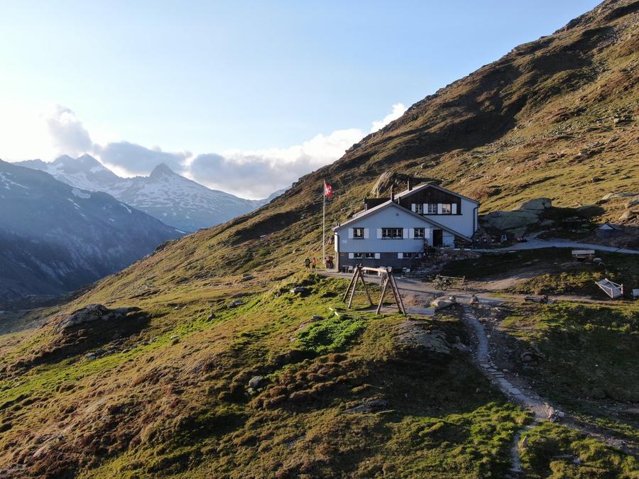 Camona da Maighels CAS (2310 m) in Schweiz – SAC-Schutzhütte