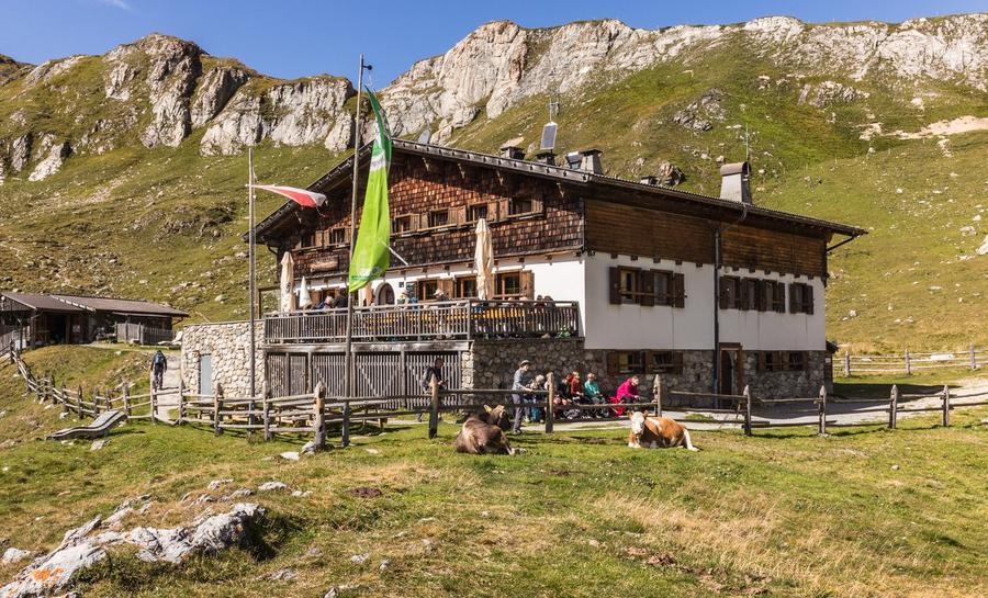 Sesvennahütte (2256 m) in Italien – AVS-Schutzhütte
