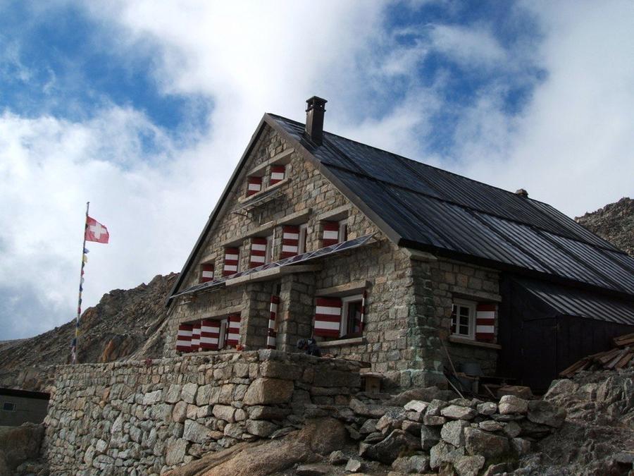Cabane du Trient CAS (3170 m) in Schweiz – SAC-Schutzhütte