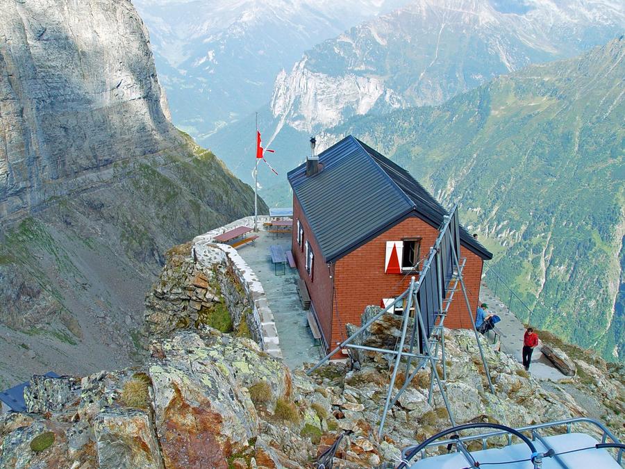 Dossenhütte SAC (2663 m) in Schweiz – SAC-Schutzhütte
