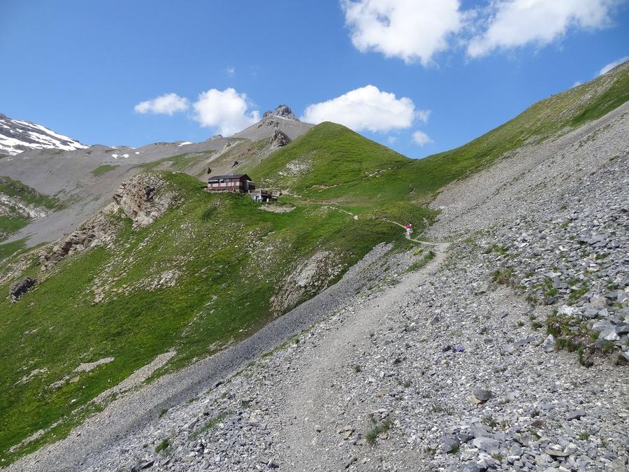 Cabane du Fenestral (2453 m) in Schweiz – SAC-Schutzhütte