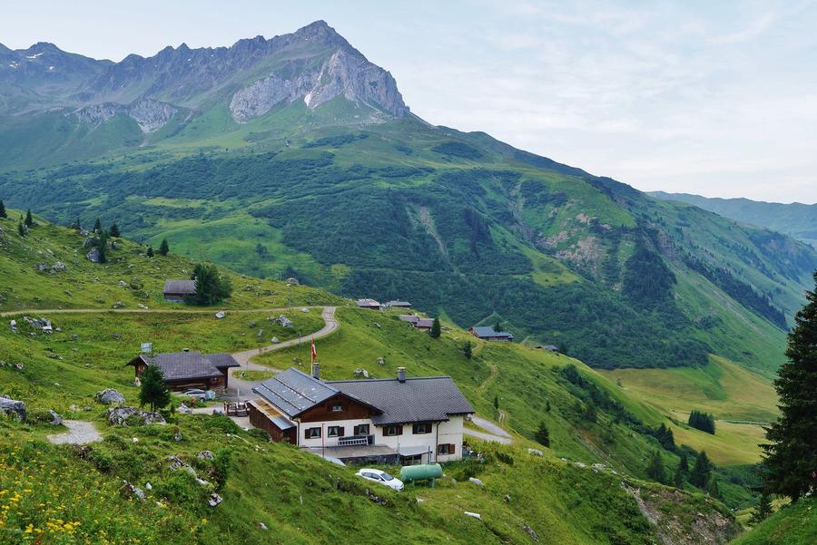 Berghaus Alpenrösli (1775) in Schweiz – SAC-Schutzhütte