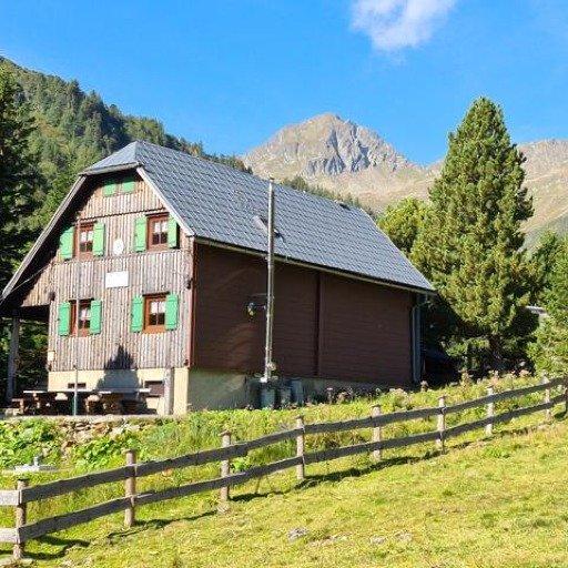 Neunkirchner Hütte (1525 m) in Österreich – OEAV-Schutzhütte