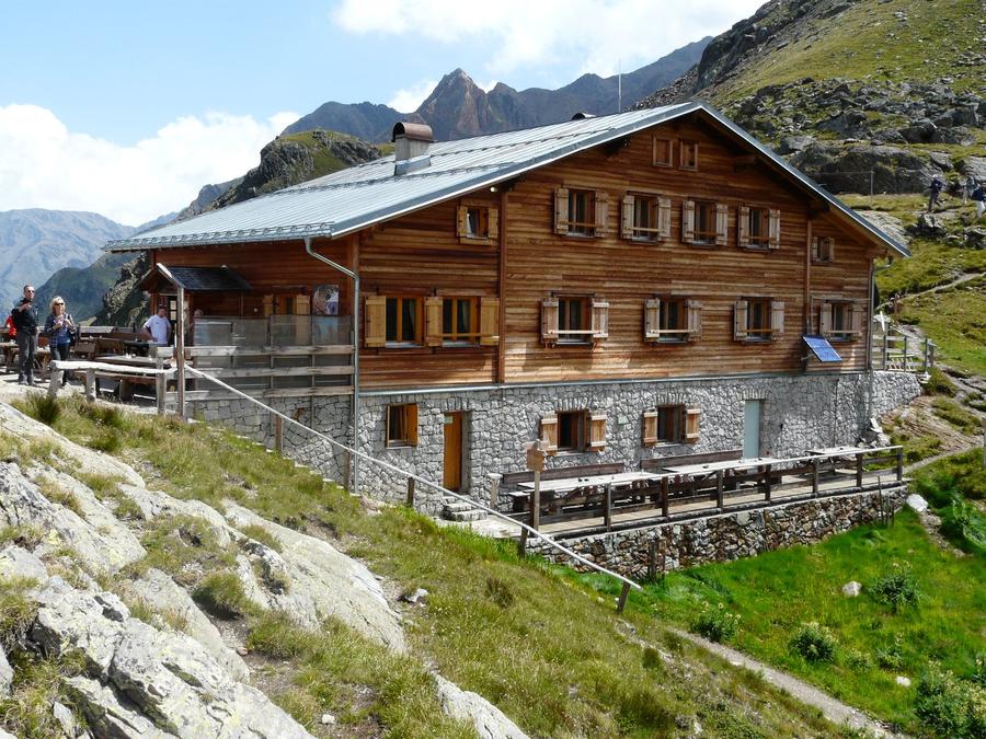 Marteller Hütte (2610 m) in Italien – AVS-Schutzhütte