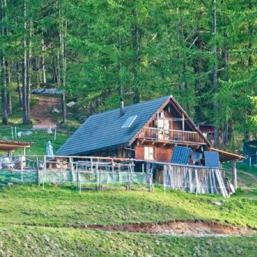 Rifugio la Reggia (1410 m) in Schweiz – Via-Vallemaggia-Schutzhütte