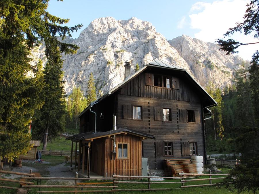 E.-T.-Compton-Hütte (1585m) in Österreich – OEAV-Schutzhütte