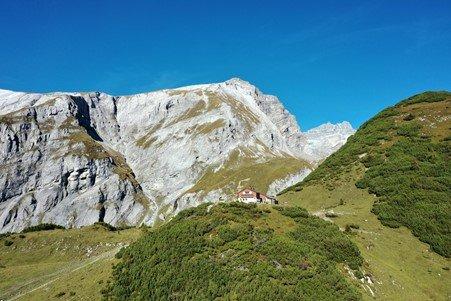 Ringelspitzhütte SAC (1998 m) in Schweiz – SAC-Schutzhütte
