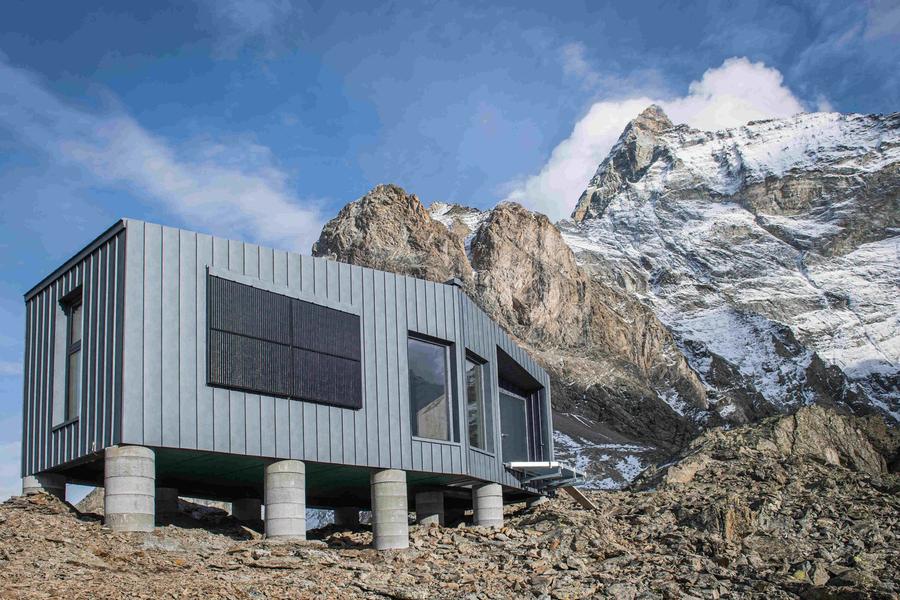 Lonza Biwak (2975 m) in Schweiz – SAC-Schutzhütte