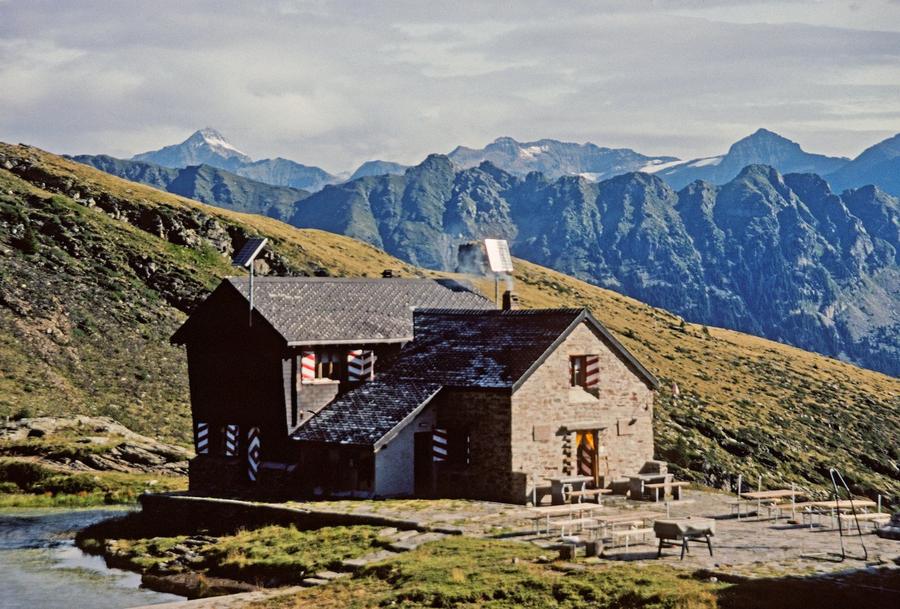 Capanna Cava (2066 m) in Schweiz – Via-Vallemaggia-Schutzhütte