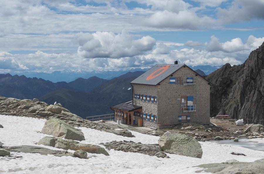 Cima d'Asta "Ottone Brentari" (2.480 m) in Italien – SAT-Schutzhütte