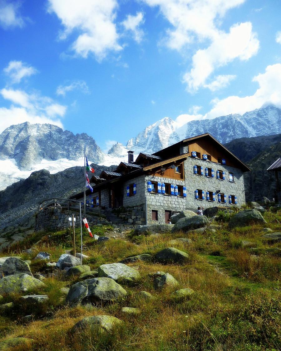 Stavèl "Francesco Denza" (2.298 m) in Italien – SAT-Schutzhütte