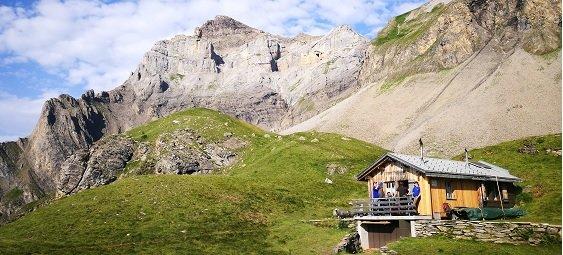 Fluhseehütte (2049 m) in Schweiz – SAC-Schutzhütte