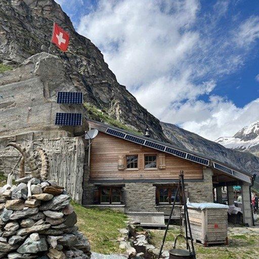 Läntahütte SAC (2089) in Schweiz – SAC-Schutzhütte