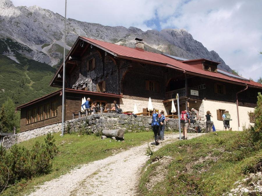 Hallerangerhaus (1768 m) in Österreich – DAV-Schutzhütte